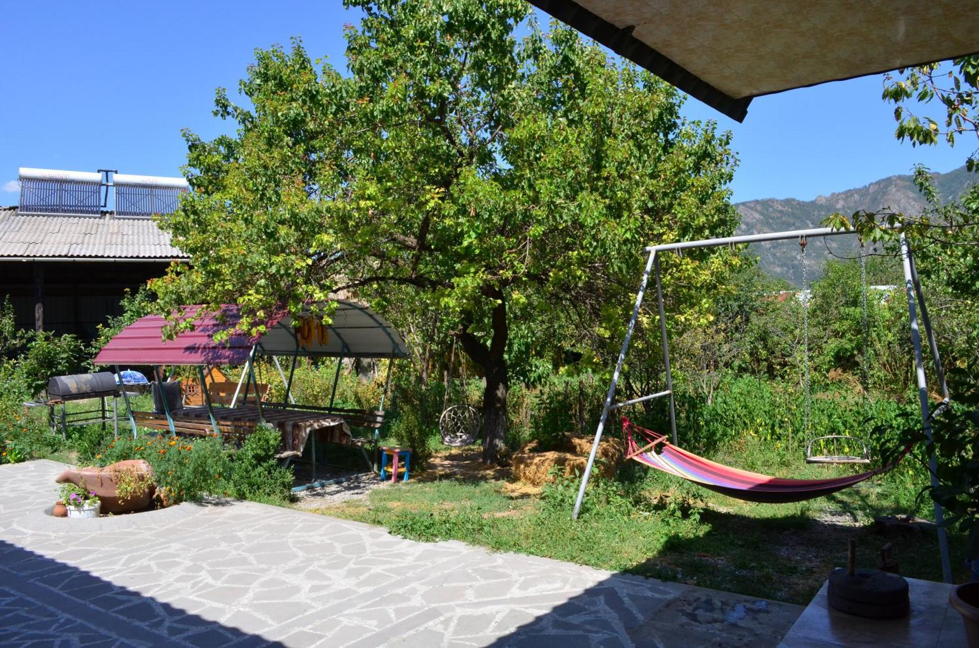 Aghasu Tun B&B Odzun Exterior foto